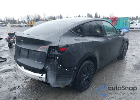 2024 Tesla Model Y Long Range Dual Motor All-Wheel Drive from USA, damaged, VIN 7SAYGDEE0RF195108